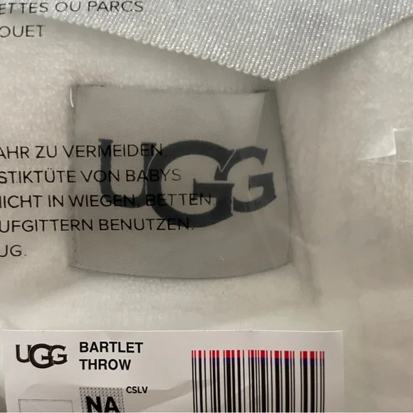 UGG Snow White Cozy Throw Blanket - Picture 3 of 5